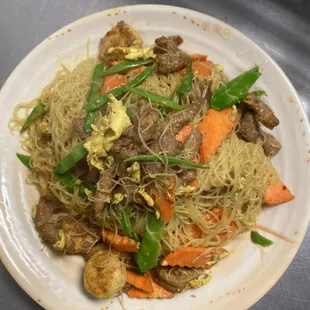 Home style bean noodle with curry sauce ( pork &amp; shrimp)