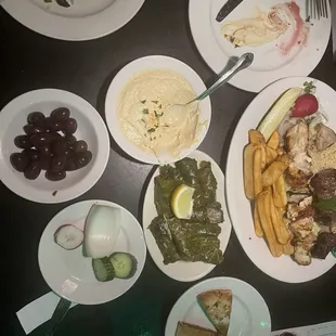Yum! Combo 1, grape leaves, olives, hummus, pita, arayes