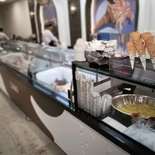 ice cream line in Bekdash with cones and pistachios (?) on right