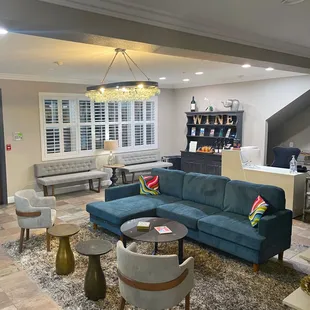 enjoy a glass of wine or relax with a game chess in our intimate and spacious lobby!