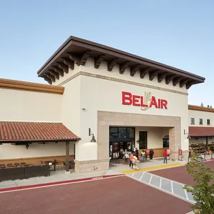 the exterior of a restaurant