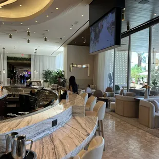 Nice place with poor service.  Maybe that's why it's so empty on a weekend.