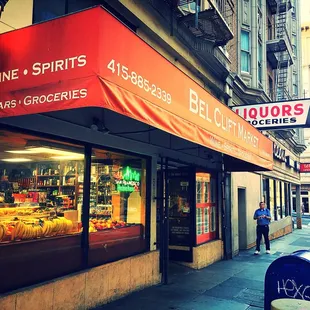 Bel Clift Market