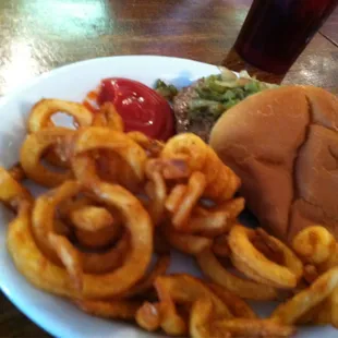 Steak sandwich with curly fries
