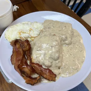 Biscuits N&apos; Gravy Combo
