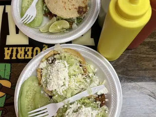 Taquería y Birrieria Arandas