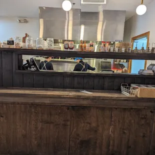 Cooks at work. -- Fast service!