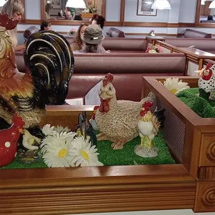 Nice chicken-themed decor