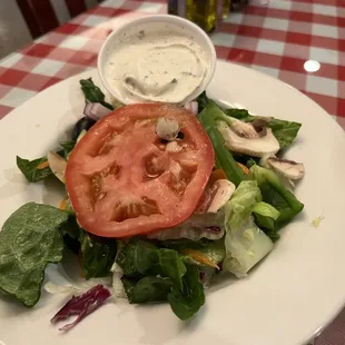 Garden salad w/ ranch dressing