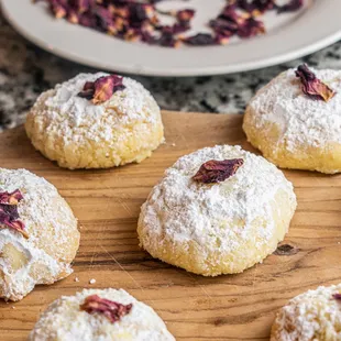 Chewy Coconut Ghreyba