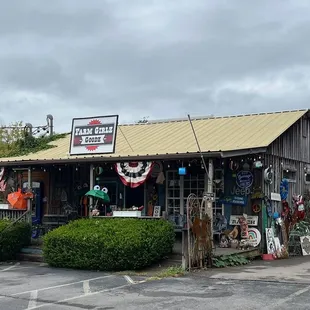 Bell Buckle shop.