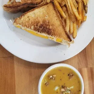 Pumpkin bisque &amp; grilled cheese