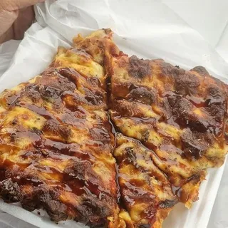 16 Brisket Pizza