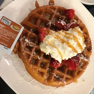 Churro waffle w/ strawberries