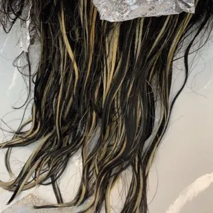 Platinum blonde highlights in one session