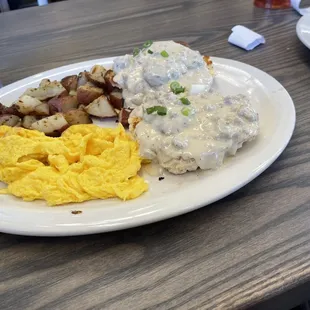 Biscuits and gravy plate