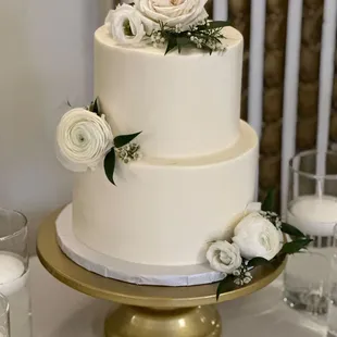 a three tiered wedding cake