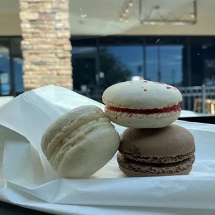 Feet on these macarons are OnlyFans worthy. ;)