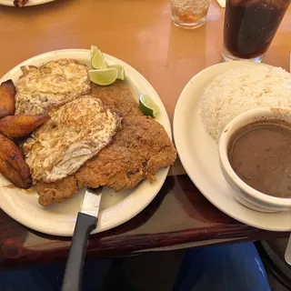 18. Bistec Empanizado