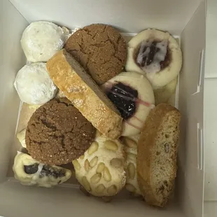 12 assorted Italian cookies
