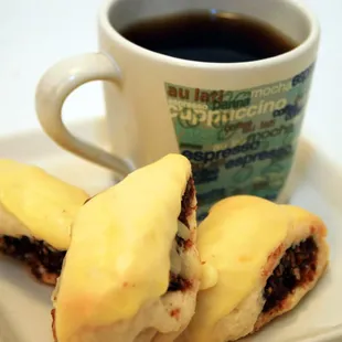 Sicilian Fig cookie filled with figs, nuts, honey and a hint of orange.