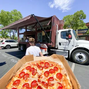 The Gilroy (a simple pepperoni pizza with lots of garlic.