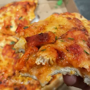 Ordered the paneer pizza from Grubhub, got chicken pizza. Soo disappointing. Not even remotely the same.