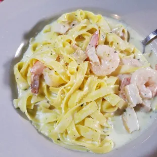 Fettuccine shrimp &amp; chicken