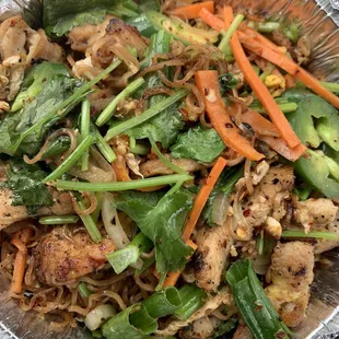 Stir fried ramen with chicken