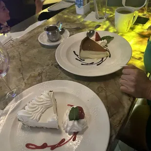 The Key Lime Pie and 4 Cheese Cheesecake were amazing!