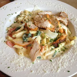 Six cheese pasta w/ chicken