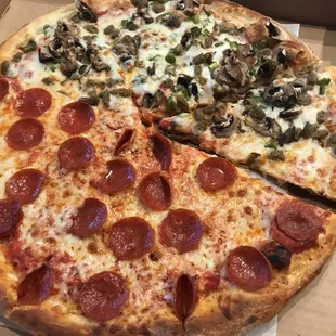 Pepperoni/ mushroom, peppers, sausage. Delicious!!