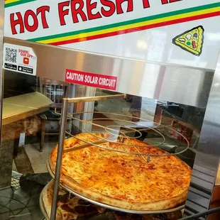 HOT FRESH PIZZA