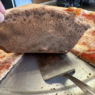 Thin and crispy crust, sooo delish.