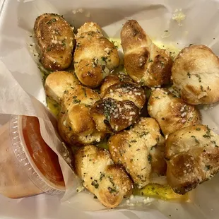Garlic Knots with Marinara