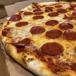 Large Pepperoni Pizza