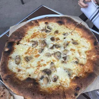 Funghi Pizza