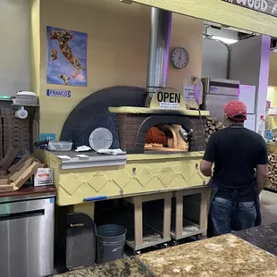 Wood fired pizza oven