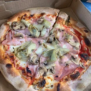 Capricciosa Pizza (mozz, ham, mushrooms, artichokes)