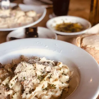 Fettuccine Alfredo Classico