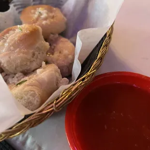 Garlic knots with marinara