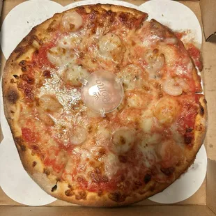 Shrimp &amp; Garlic Pizza. Needs more garlic and something else to add more taste, but okay.