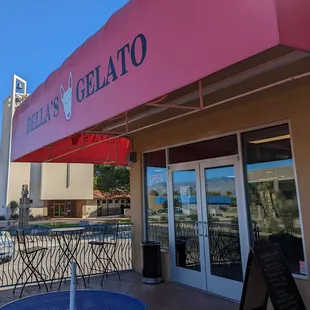 Bella's Gelato exterior
