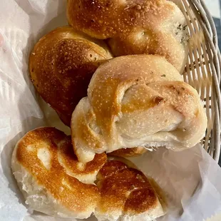 Knotted Garlic Rolls