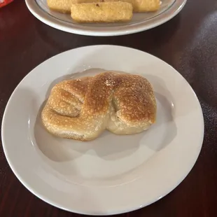 cute bread knots. texture were nice fluffy and doughy. they would go great with an oil sauce