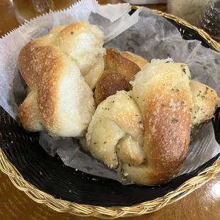 Garlic knots