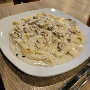 Fettuccine carbonara