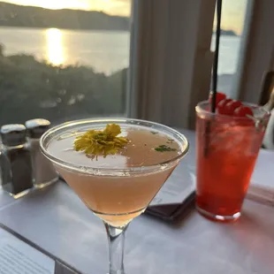 Table 76, Shirley temple and a view