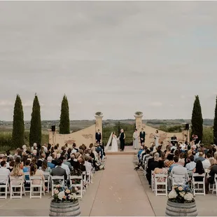 outdoor wedding ceremony