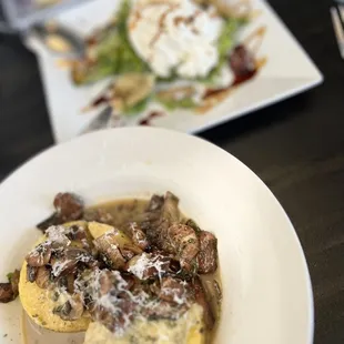 Polenta di Bella The lightest, fluffiest polenta with savory mushrooms.  Just damn!!! Order it and fall in love!